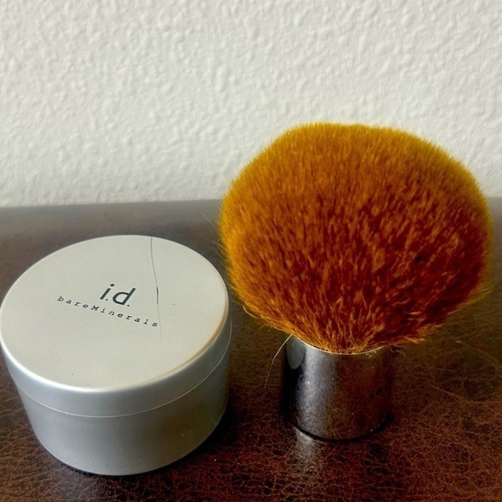 bareMinerals GOSSAMER with Body buki Brush